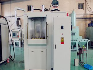 轉(zhuǎn)向軸濕式噴砂機(jī)